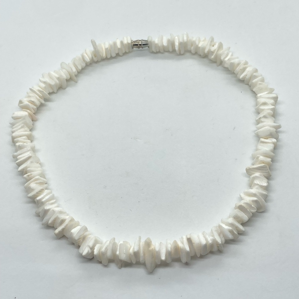 Vtg Puka Shell Sea Shell Seashell Bead Necklace 16” L / 10mm - 12mm Shells